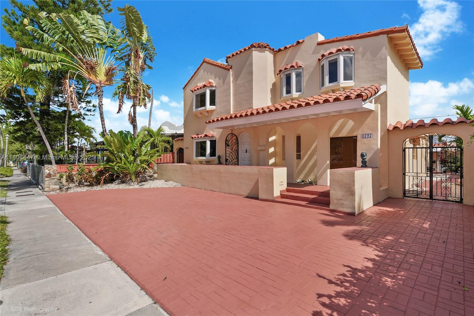 1727 Southwest 11th Ter  