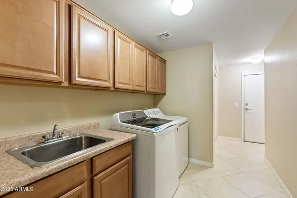 $2,700 | 33575 North Dove Lakes Drive, Unit 1023, Cave Creek, AZ 85331