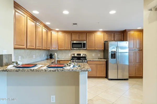 $2,700 | 33575 North Dove Lakes Drive, Unit 1023, Cave Creek, AZ 85331