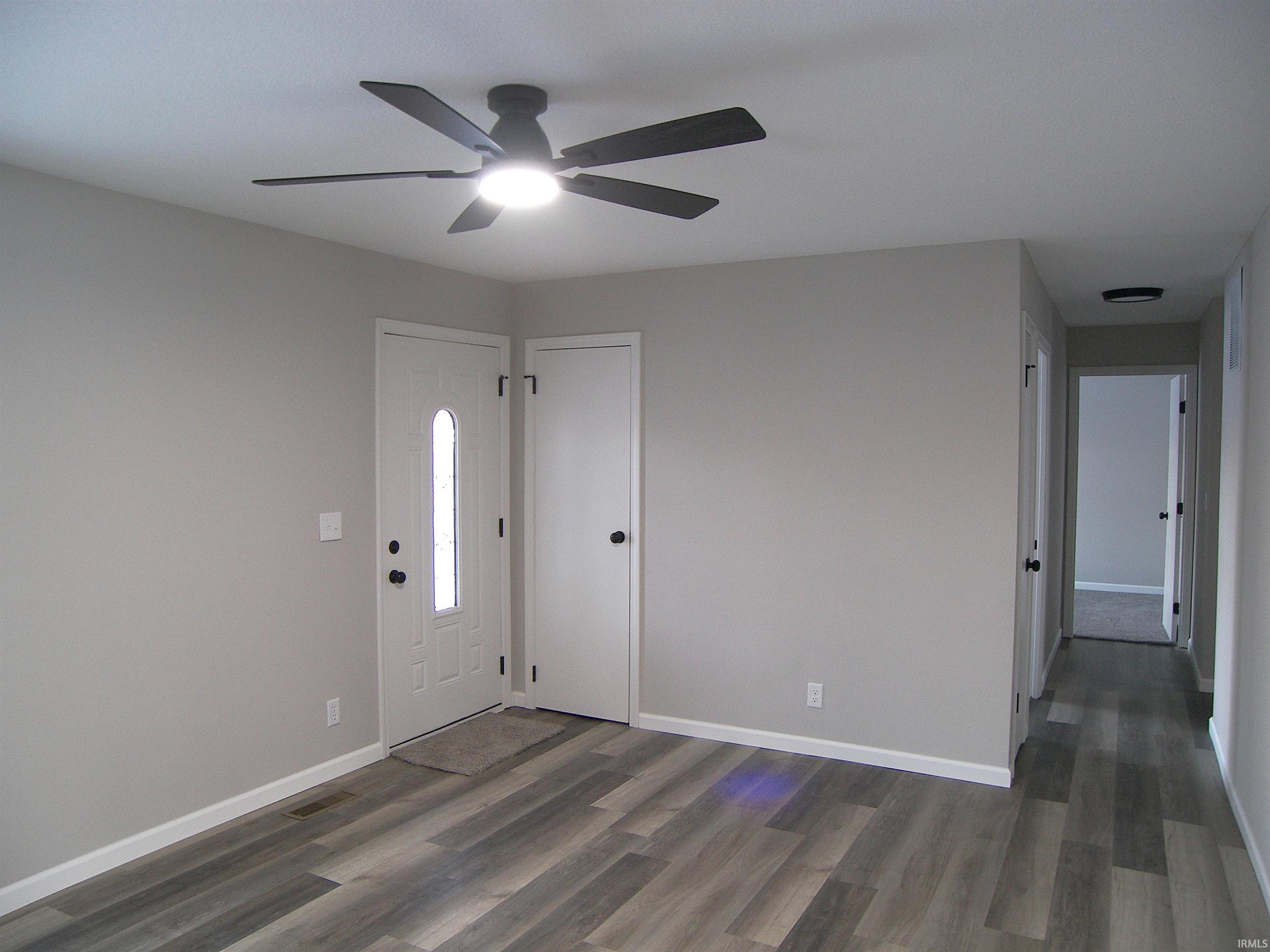 1820 Michaels Street Warsaw, IN 46580 - Photo 8 of 36