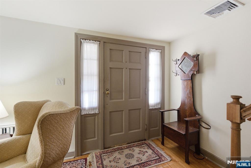 34 Espy Road Caldwell, NJ 07006 - Photo 4 of 25 a living room with furniture