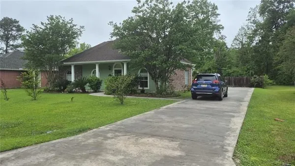 $2,000 | 39329 Brookfield Drive, Ponchatoula, LA 70454