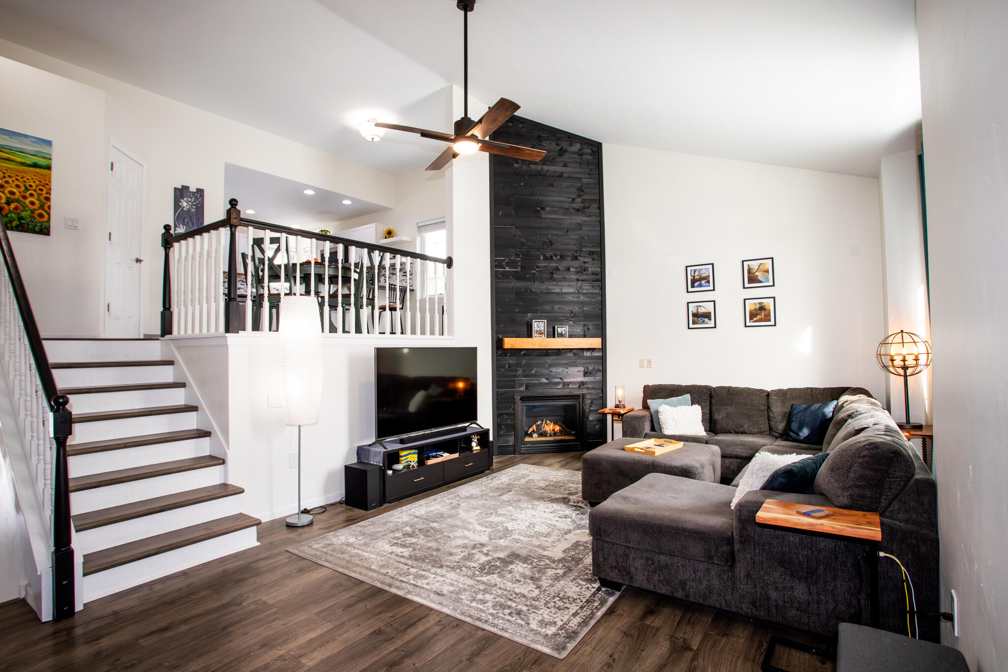 2564 Fox Ridge Court Sheboygan, WI 53081 - Photo 2 of 33 Living Room