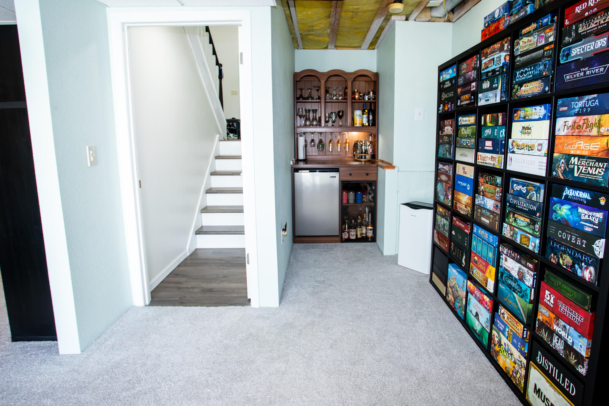 2564 Fox Ridge Court Sheboygan, WI 53081 - Photo 26 of 33 Family Room/Bar