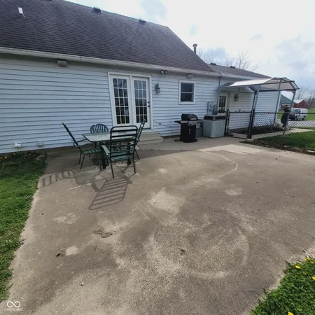 $530,000 | 7960 West 800 North, Fairland, IN 46126