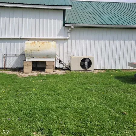 $530,000 | 7960 West 800 North, Fairland, IN 46126