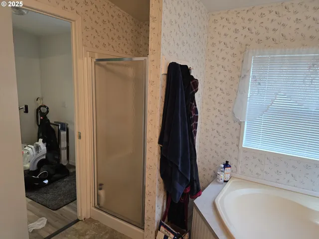 $275,000 | 217 Northeast Peggy Avenue, Roseburg, OR 97470