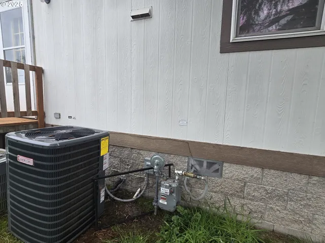 $275,000 | 217 Northeast Peggy Avenue, Roseburg, OR 97470