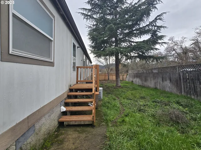 $275,000 | 217 Northeast Peggy Avenue, Roseburg, OR 97470