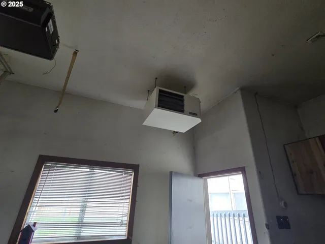 $275,000 | 217 Northeast Peggy Avenue, Roseburg, OR 97470