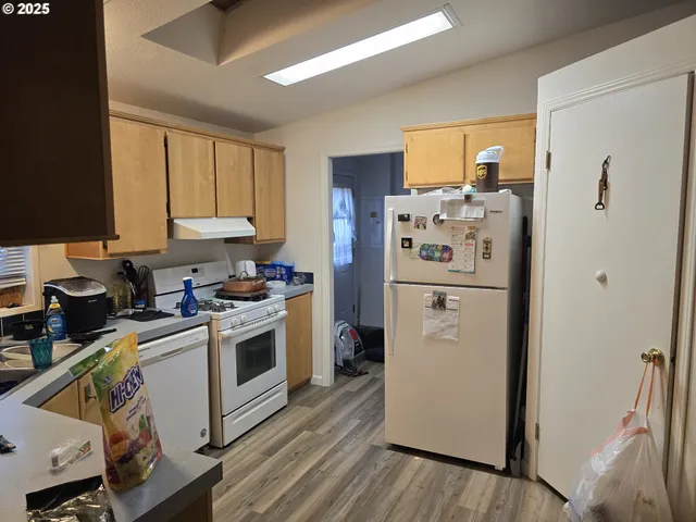 $275,000 | 217 Northeast Peggy Avenue, Roseburg, OR 97470