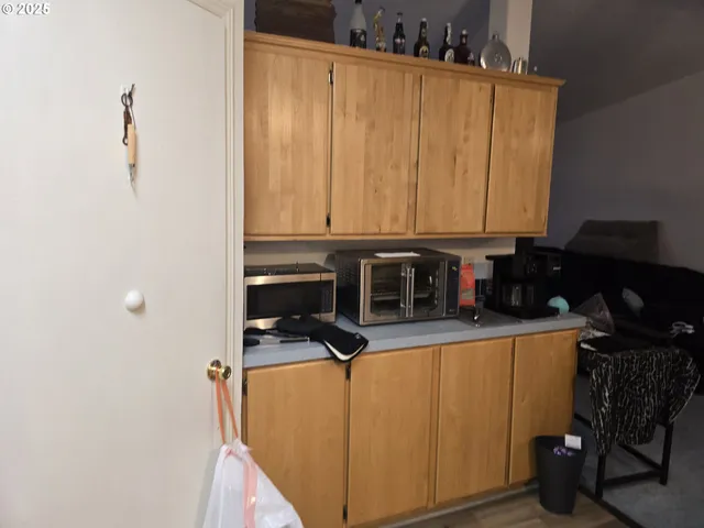 $275,000 | 217 Northeast Peggy Avenue, Roseburg, OR 97470