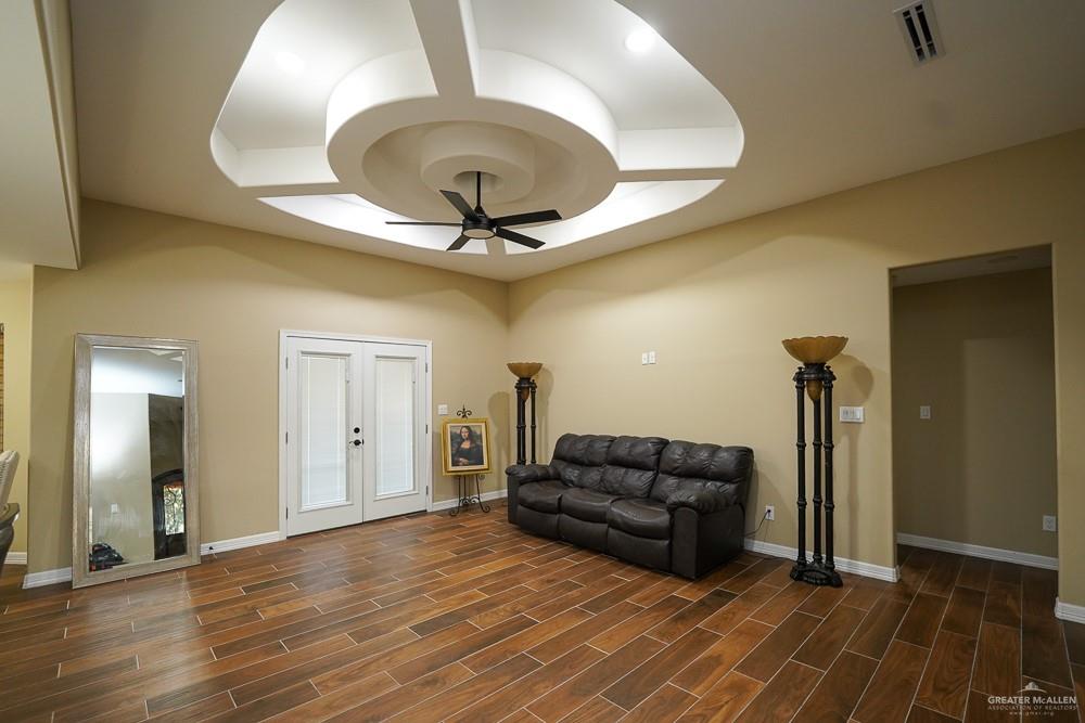 1408 Royola Street Mission, TX 78572 - Photo 8 of 42 a living room with furniture