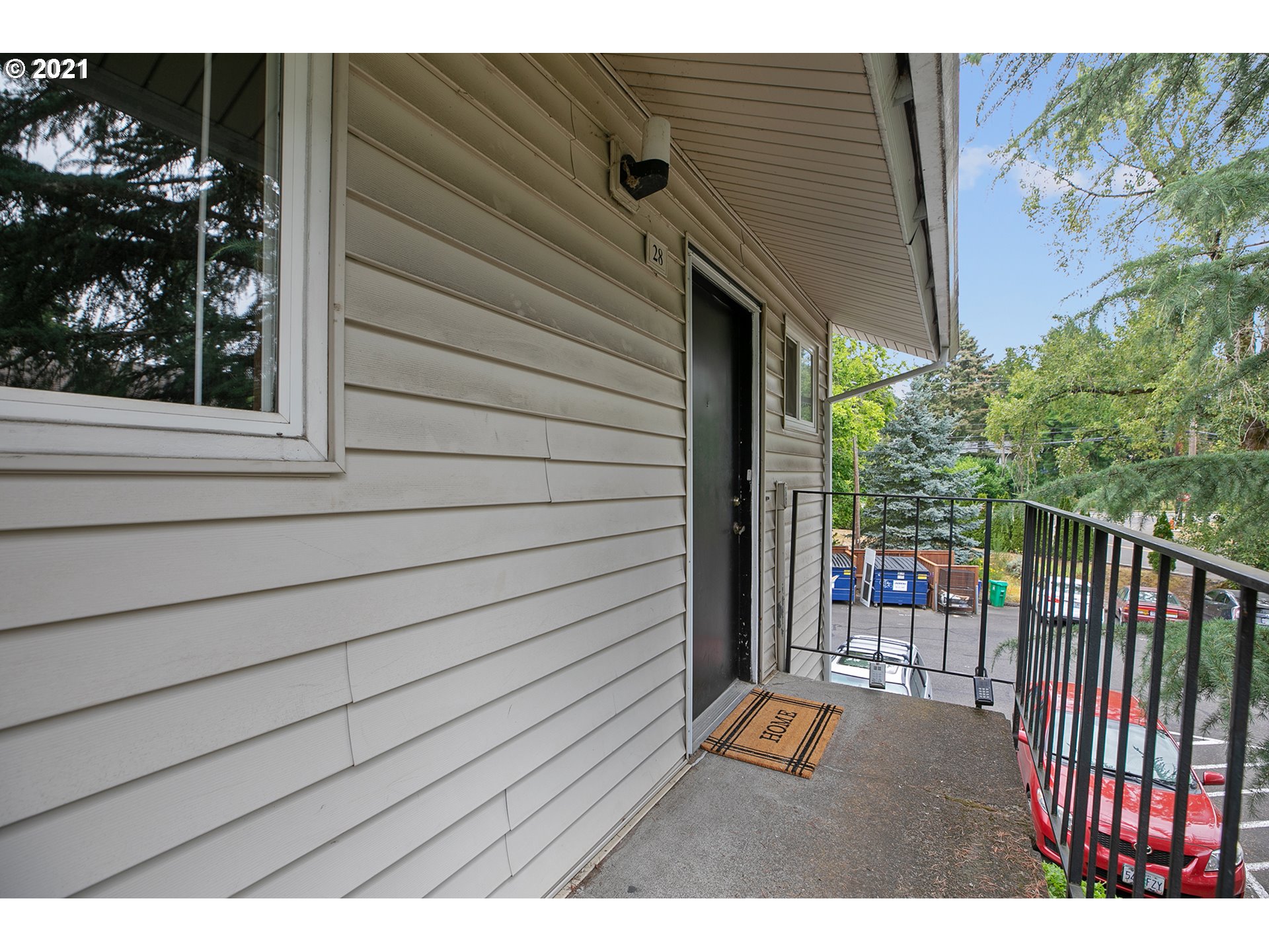 6825 Southwest Capitol Hill Road, Unit 28 Portland, OR 97219 - Photo 3 of 21 Gallery Image 3