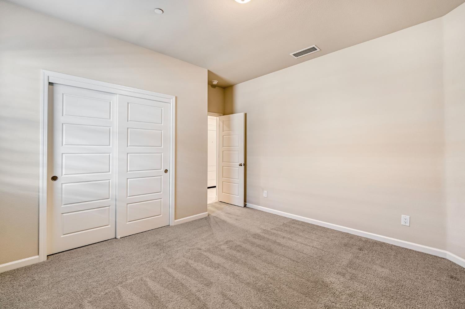 642 Stone Crest Avenue Madera, CA 93636 - Photo 17 of 38