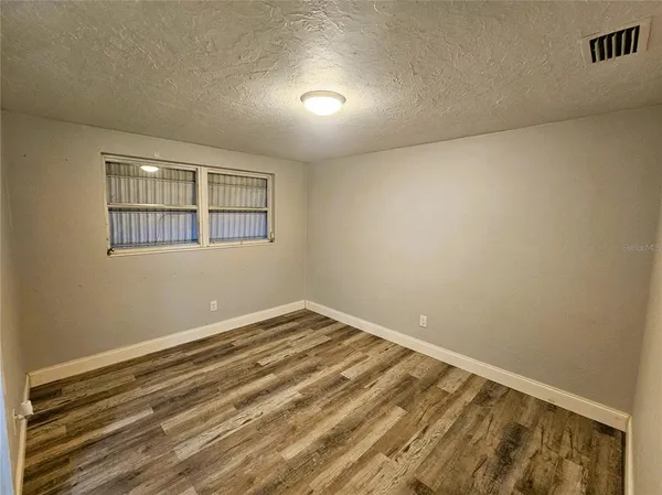 $1,900 | 501 25th Avenue West, Bradenton, FL 34205