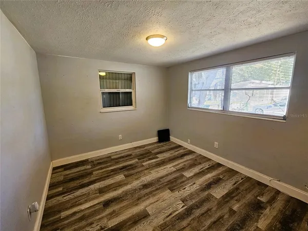 $1,900 | 501 25th Avenue West, Bradenton, FL 34205