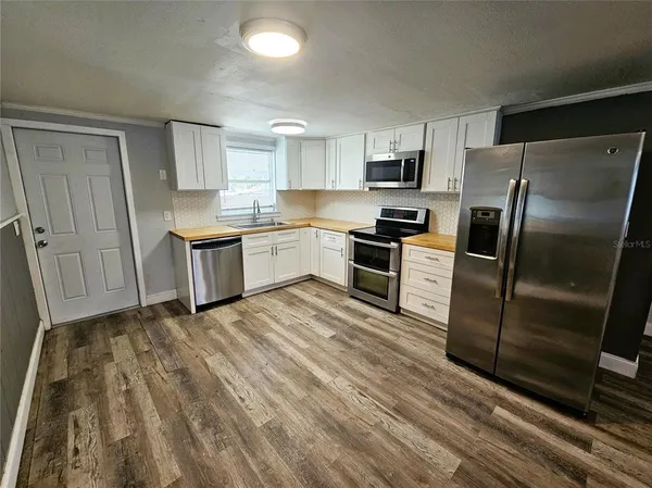 $1,900 | 501 25th Avenue West, Bradenton, FL 34205