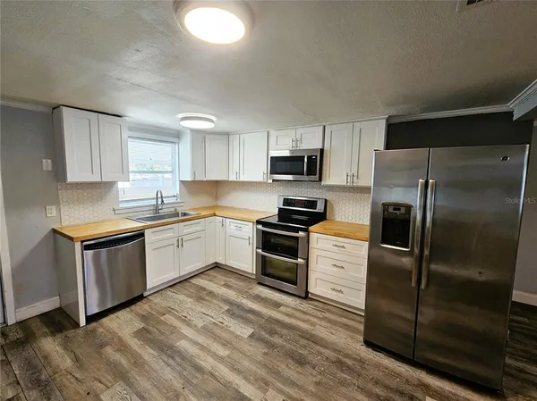 $1,900 | 501 25th Avenue West, Bradenton, FL 34205