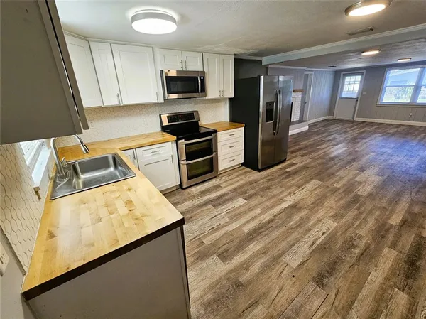 $1,900 | 501 25th Avenue West, Bradenton, FL 34205