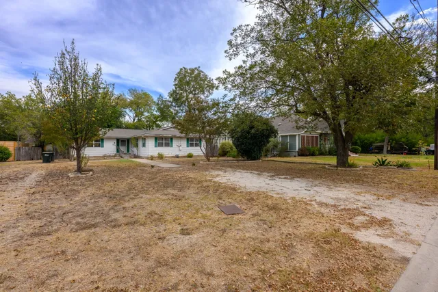 $399,990 | 207 West 17th Street, Georgetown, TX 78626