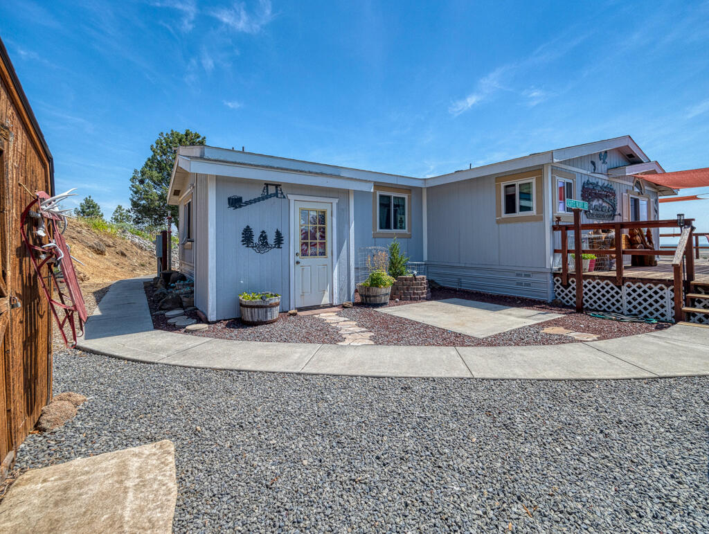 6501 Scottsbluff Road Klamath Falls, OR 97601 - Photo 4 of 36 Scottsbluff-03