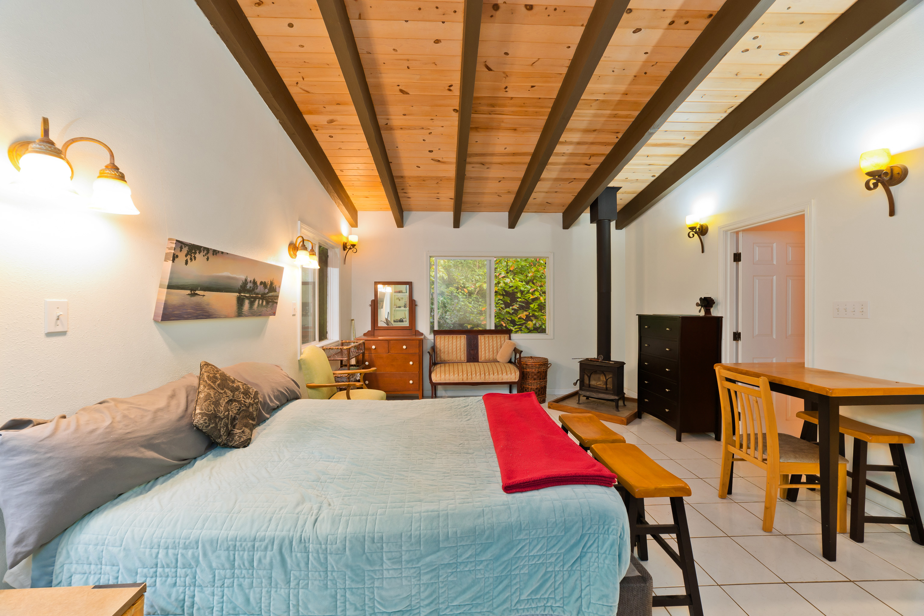44-3342 Kula Kahiko Road Paauilo, HI 96776 - Photo 13 of 30 a bedroom with furniture and a window