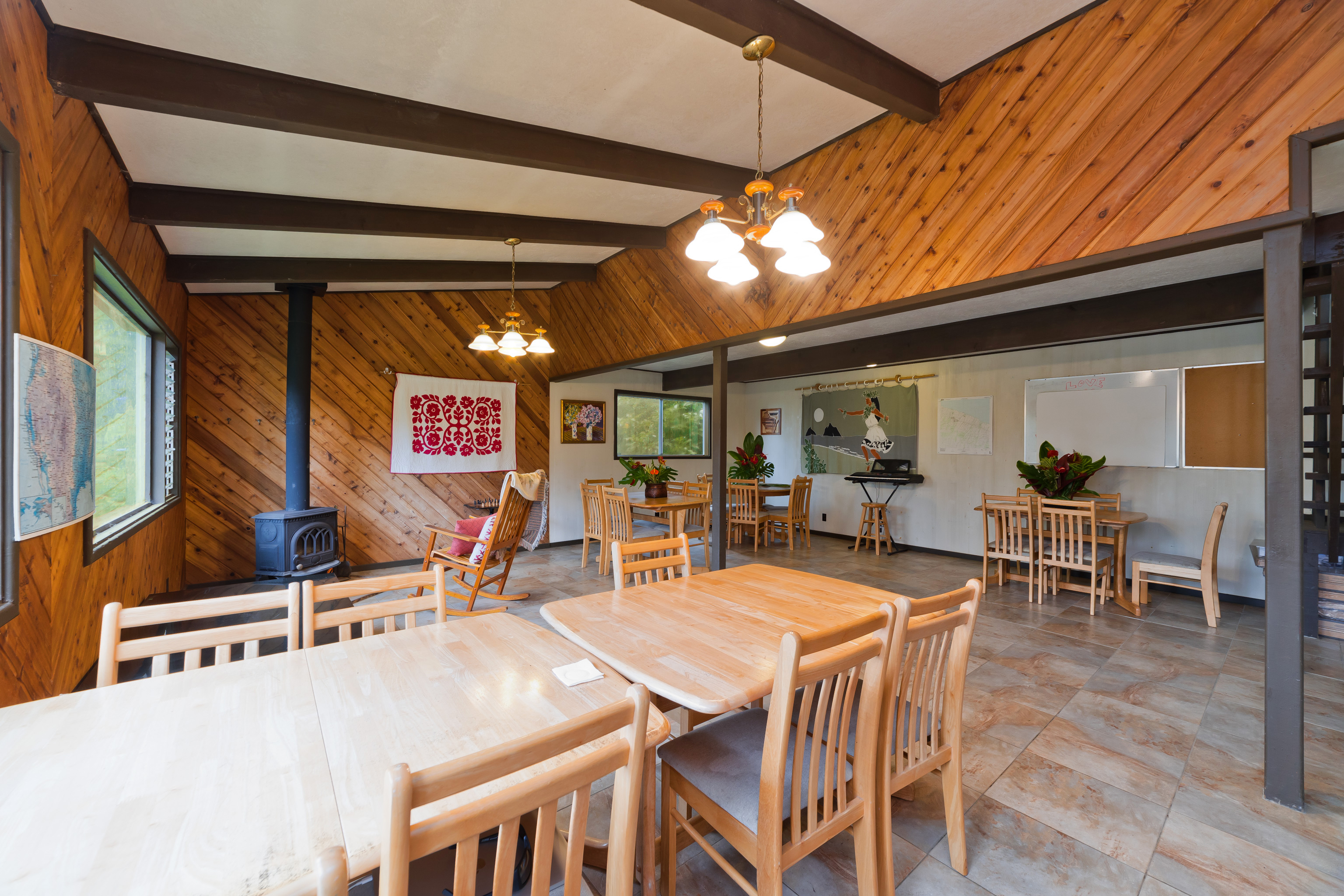 44-3342 Kula Kahiko Road Paauilo, HI 96776 - Photo 7 of 30 a view of a dining room with furniture