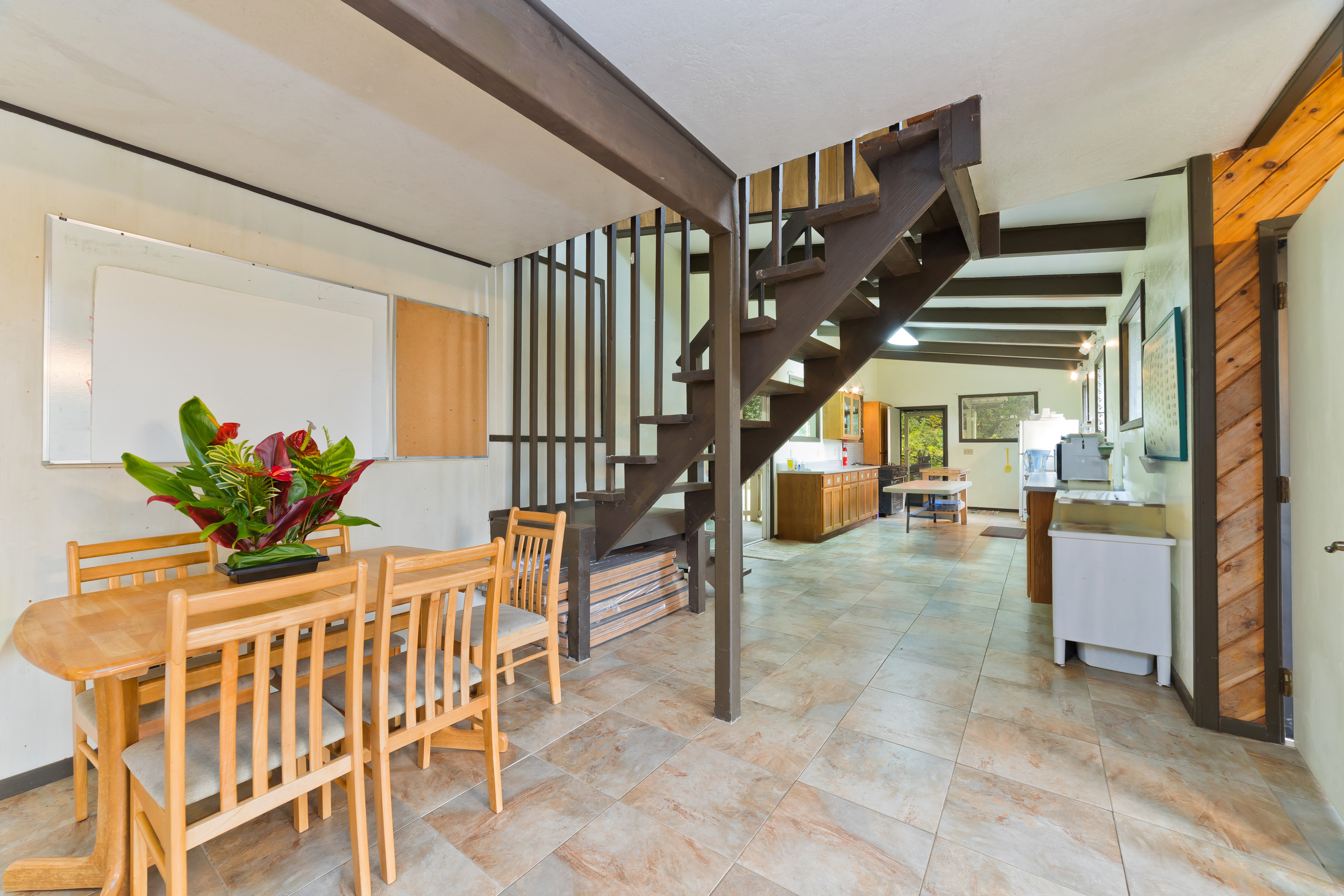 44-3342 Kula Kahiko Road Paauilo, HI 96776 - Photo 8 of 30 a view of hall way with furniture and a livingroom