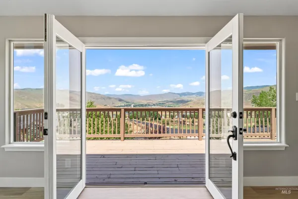 $819,900 | 25 Horseshu Vue Circle, Horseshoe Bend, ID 83629