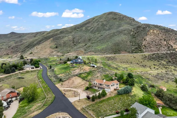 $819,900 | 25 Horseshu Vue Circle, Horseshoe Bend, ID 83629