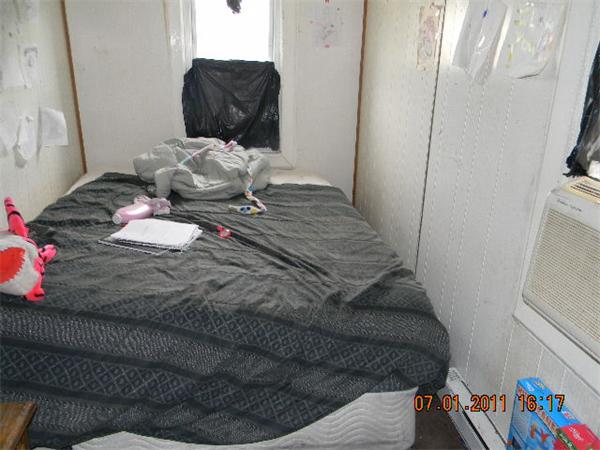 24 Collins Street Springfield, MA 01109 - Photo 5 of 8