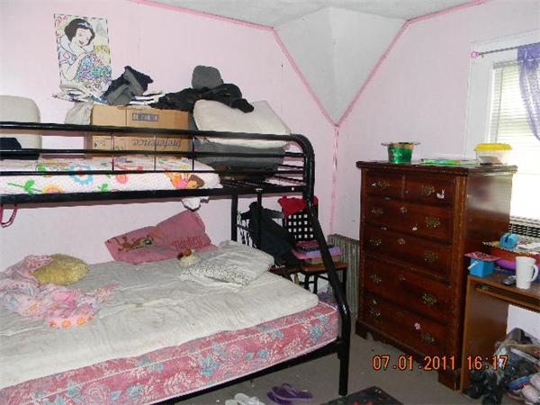 24 Collins Street Springfield, MA 01109 - Photo 7 of 8
