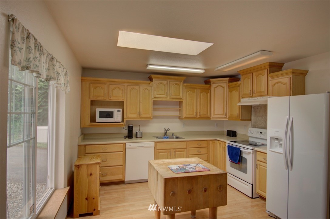 7510 Fair Oaks Road Southeast Olympia, WA 98513 - Photo 4 of 30 Gallery Image 4