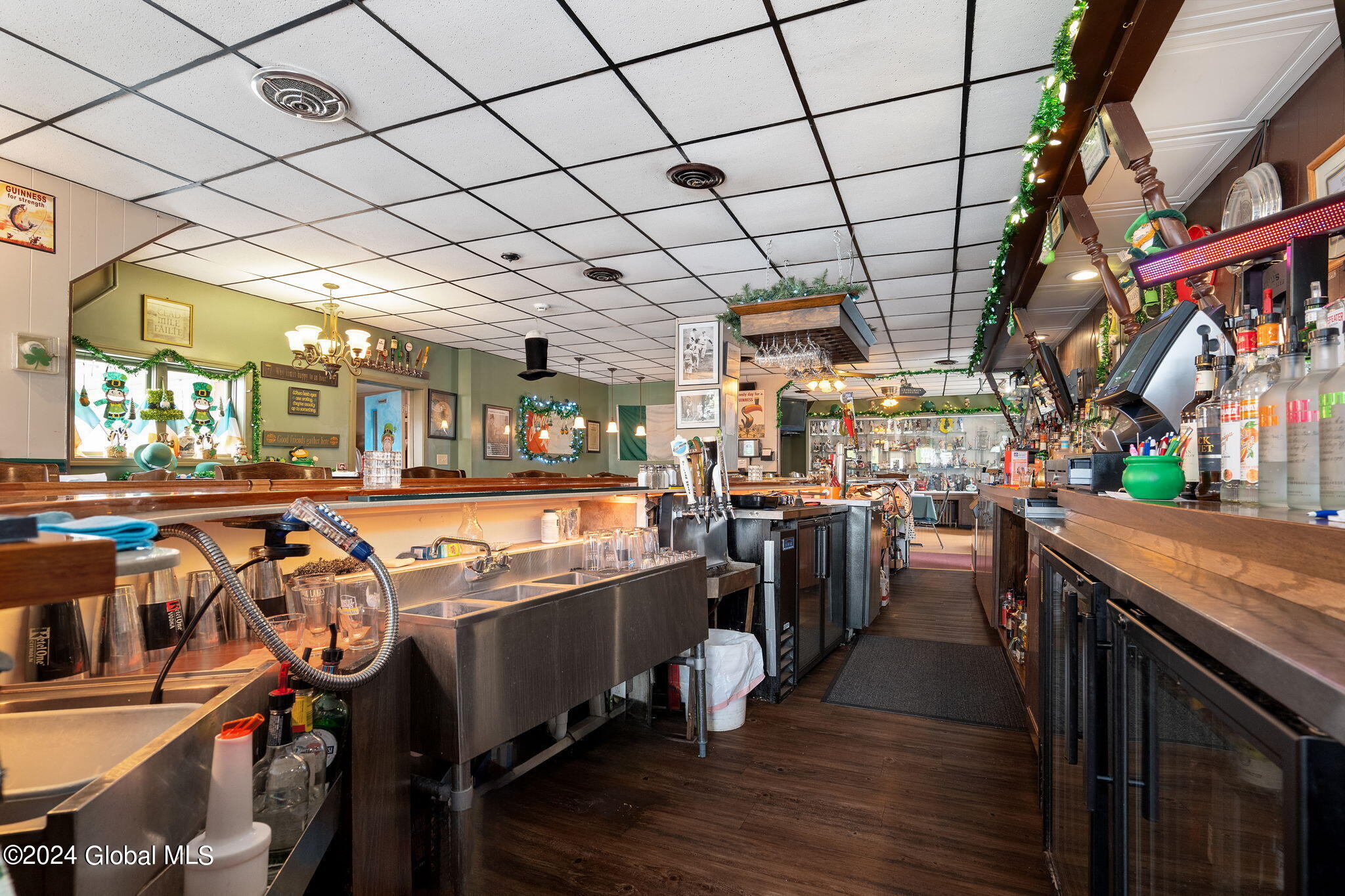 1857 Van Vranken Avenue Schenectady, NY 12308 - Photo 14 of 43 14-web-or-mls-1859VanVrankenAve_14