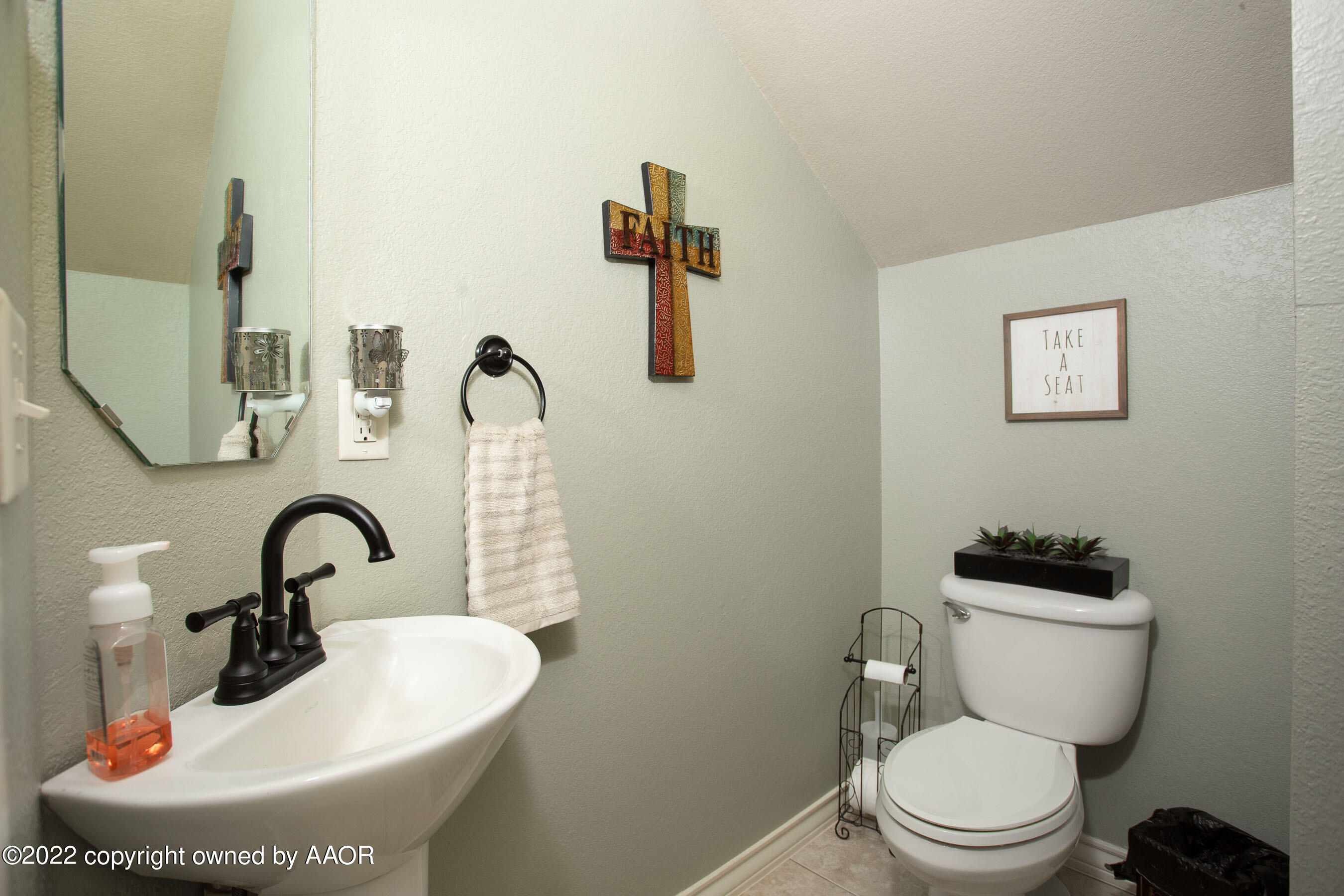 19151 Stone Creek Road Amarillo, TX 79124 - Photo 31 of 64 Downstairs powder bath