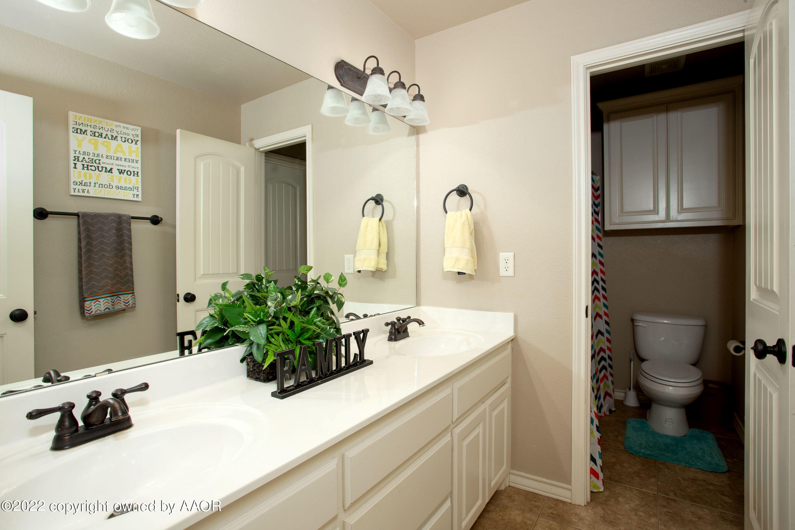 19151 Stone Creek Road Amarillo, TX 79124 - Photo 36 of 64 Upstairs bath