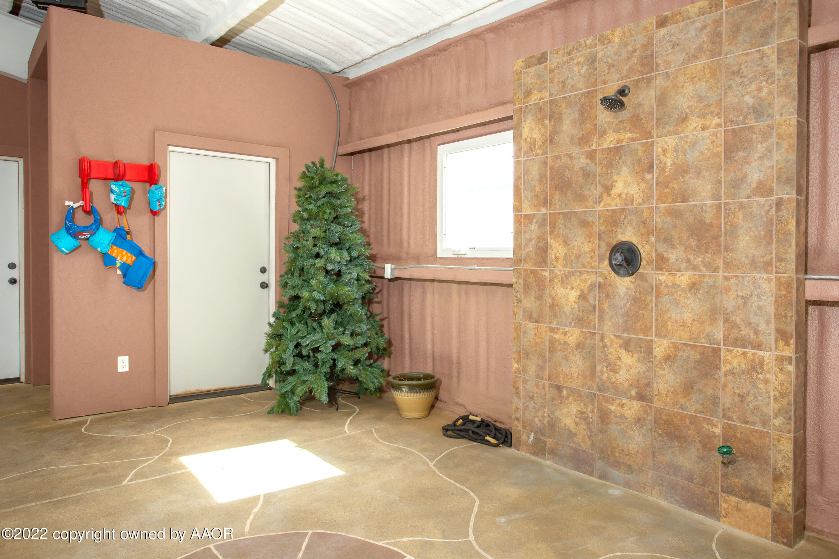 19151 Stone Creek Road Amarillo, TX 79124 - Photo 58 of 64 Shower in pool area