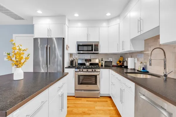 $3,000 | 157 Hancock Street, Unit 13, Quincy, MA 02171