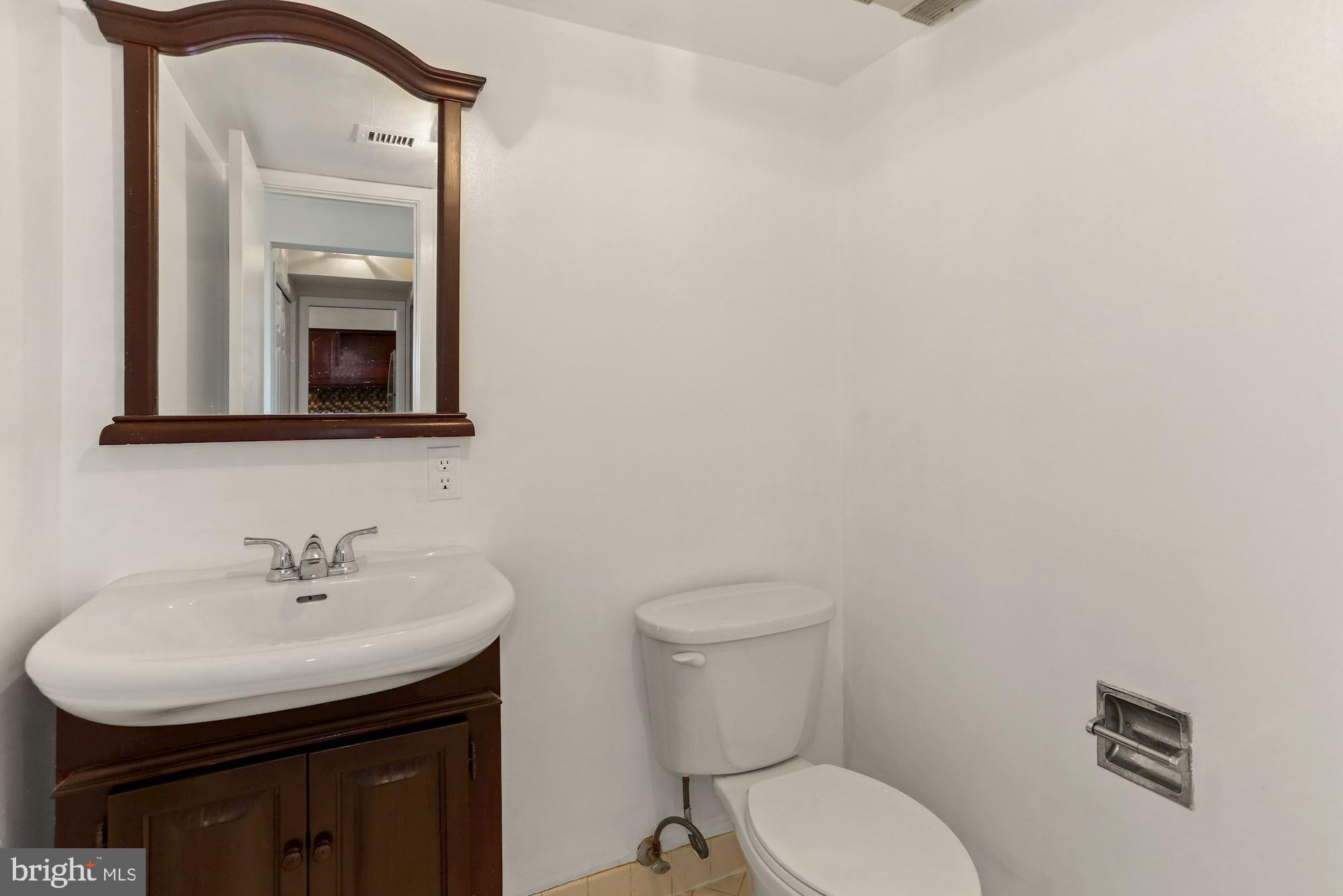5501 Seminary Road, Unit 2404S Falls Church, VA 22041 - Photo 24 of 31 Half bath