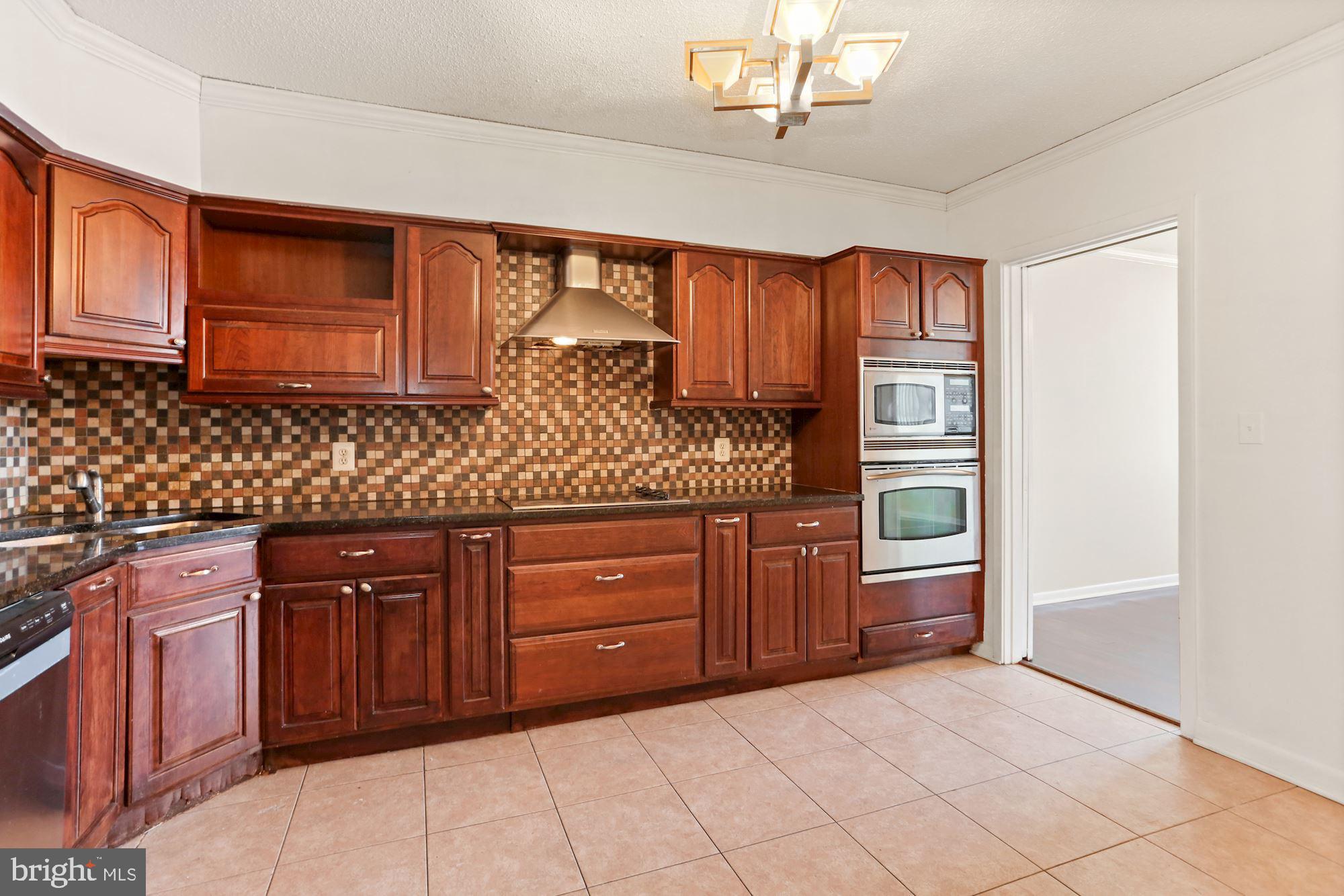 5501 Seminary Road, Unit 2404S Falls Church, VA 22041 - Photo 4 of 31 Specious Gourmet Kitchen