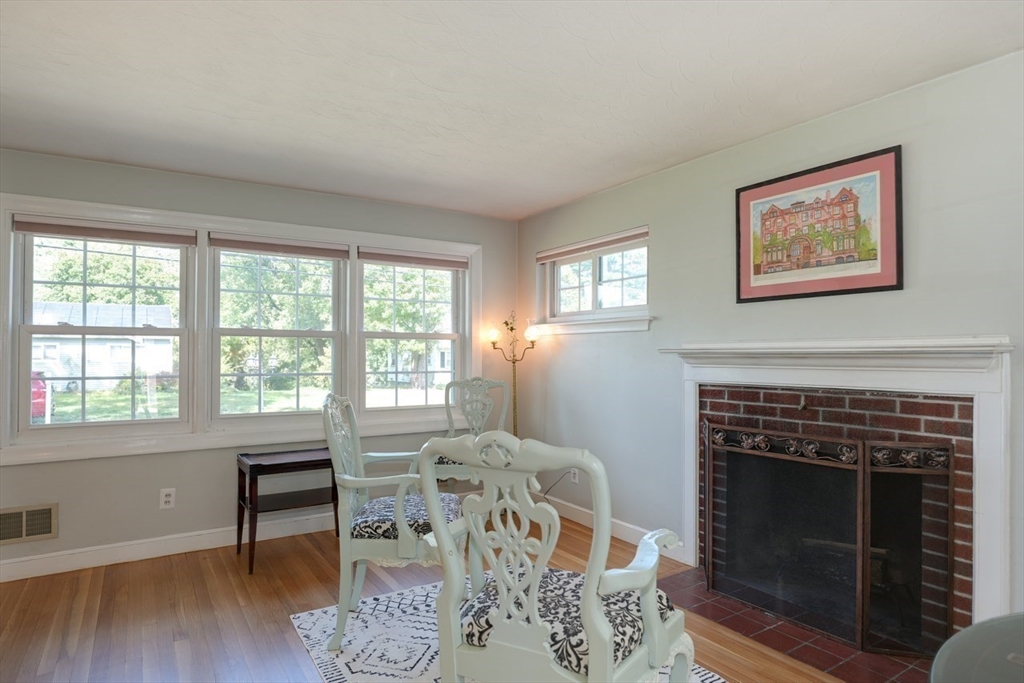 60 Davidson Road Framingham, MA 01701 - Photo 2 of 37