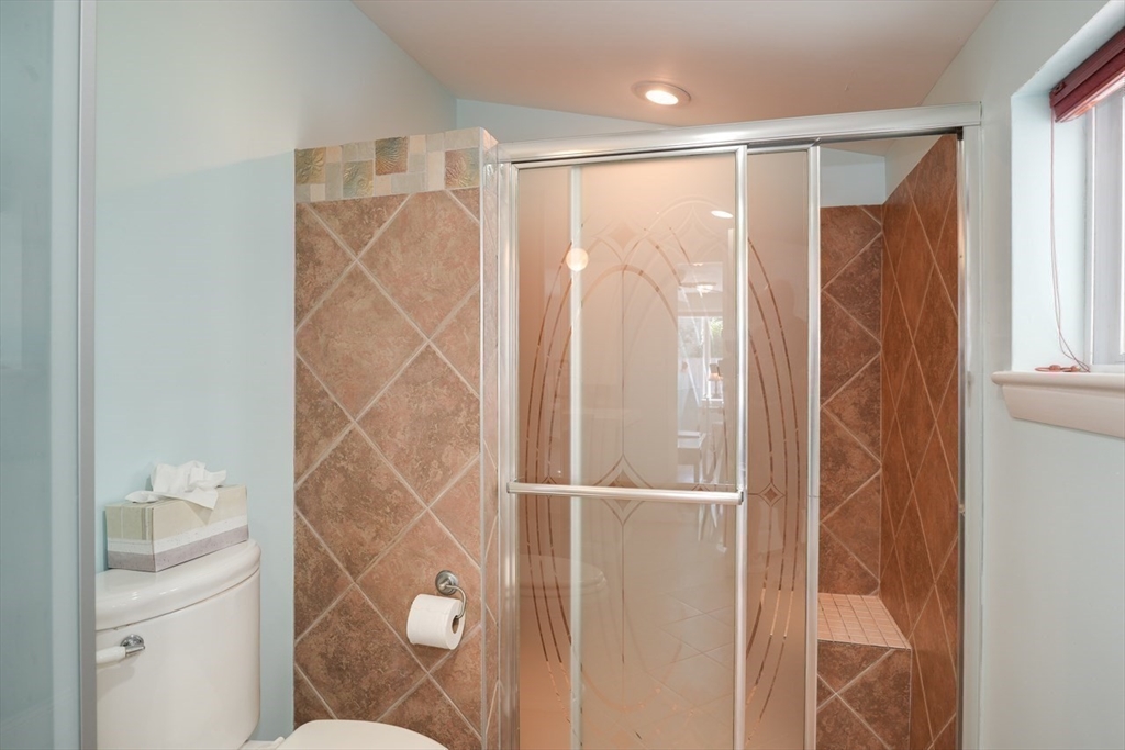 60 Davidson Road Framingham, MA 01701 - Photo 21 of 37