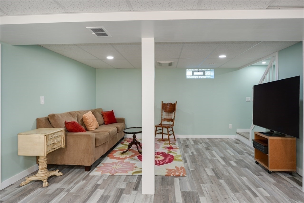 60 Davidson Road Framingham, MA 01701 - Photo 26 of 37