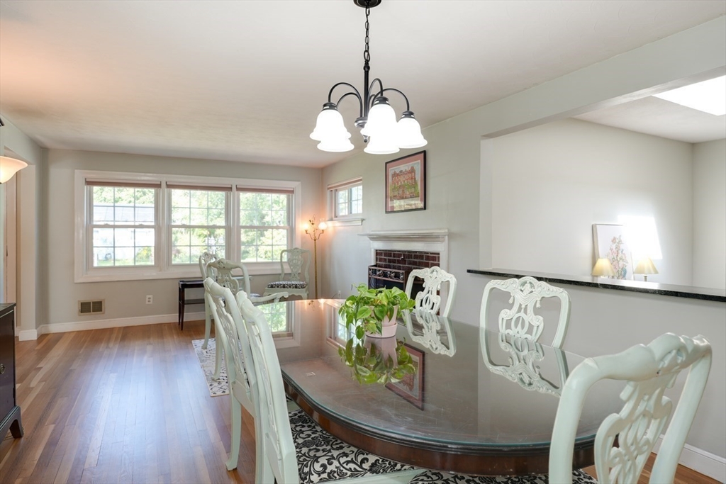 60 Davidson Road Framingham, MA 01701 - Photo 4 of 37