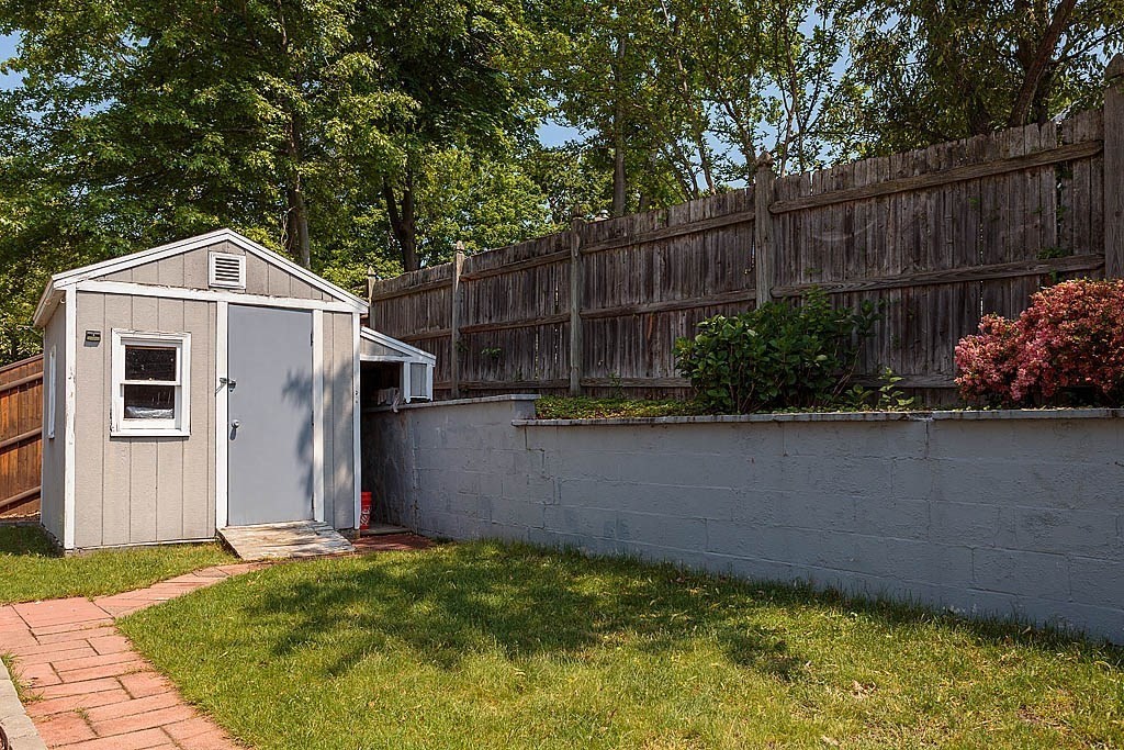 23 Rice Road Quincy, MA 02170 - Photo 4 of 30 Gallery Image 4