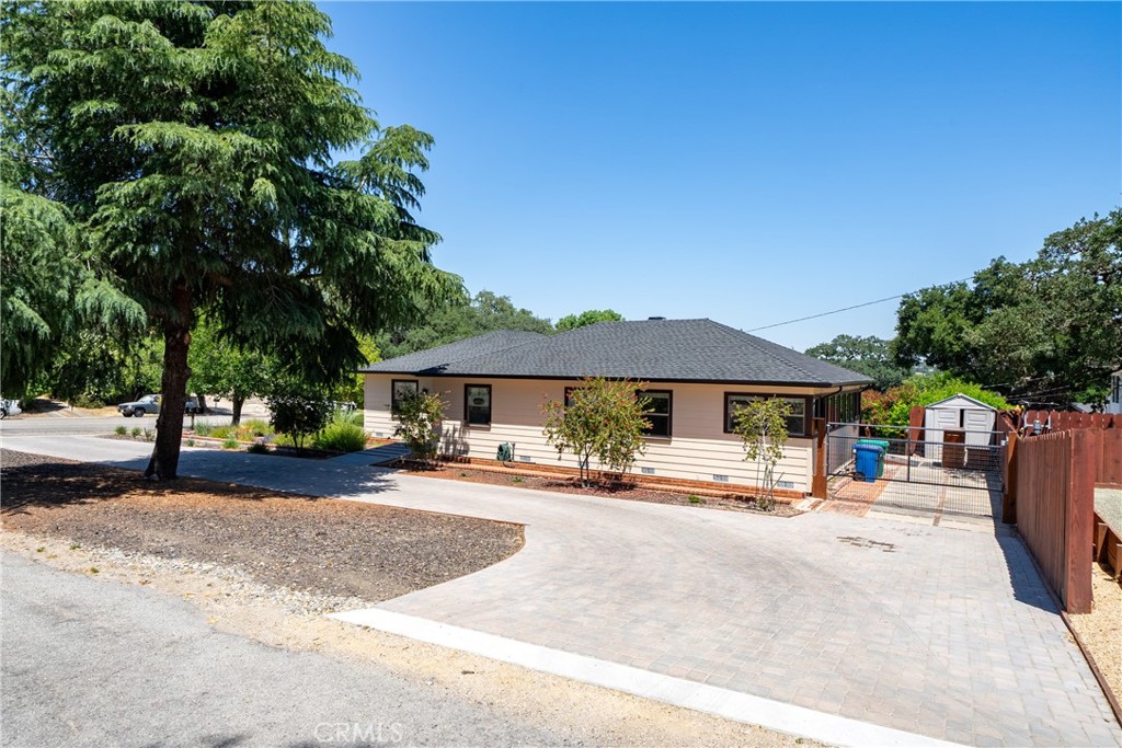 204 18th Street Paso Robles, CA 93446 - Photo 2 of 65