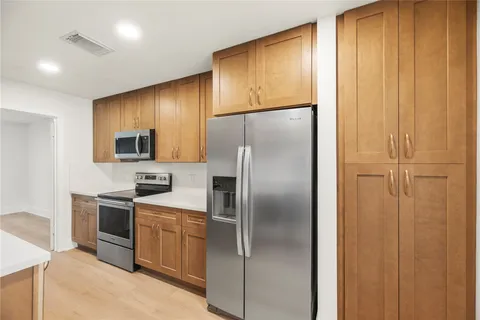$375,000 | 13194 Trail Hollow Drive, Unit 3194, Houston, TX 77079