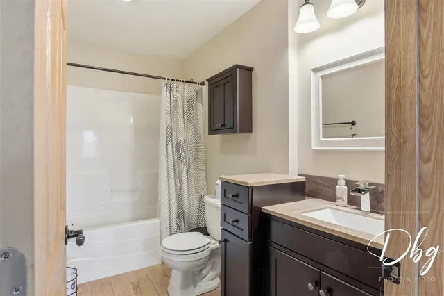 $335,000 | 233 West Hawthorne Drive, Round Lake Beach, IL 60073