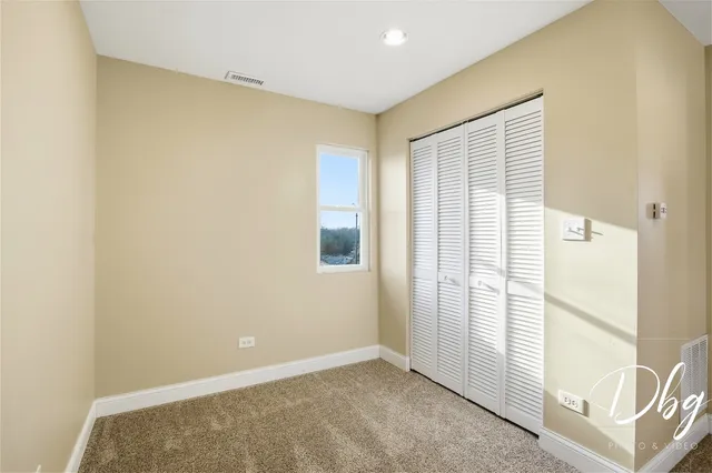 $335,000 | 233 West Hawthorne Drive, Round Lake Beach, IL 60073